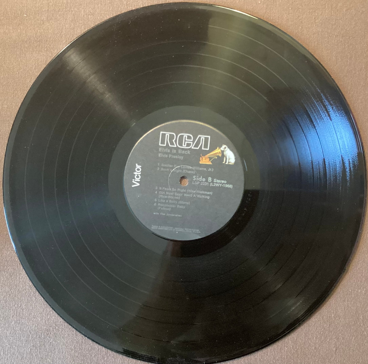 Elvis Presley on LP RCA LSP-2231: Elvis is Back!; E/V