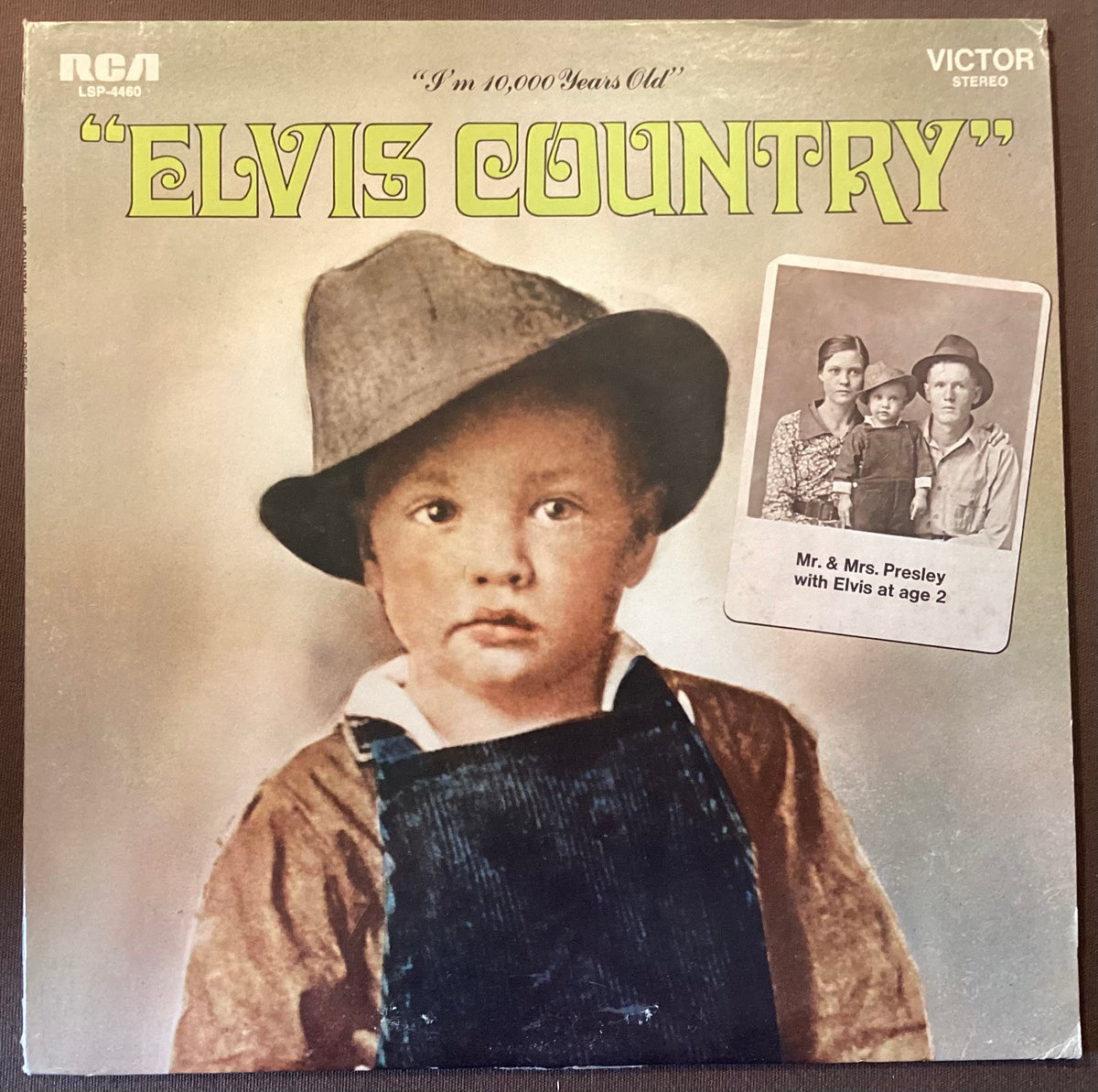 Elvis Presley on LP RCA LSP-4460: Elvis Country; E/V+