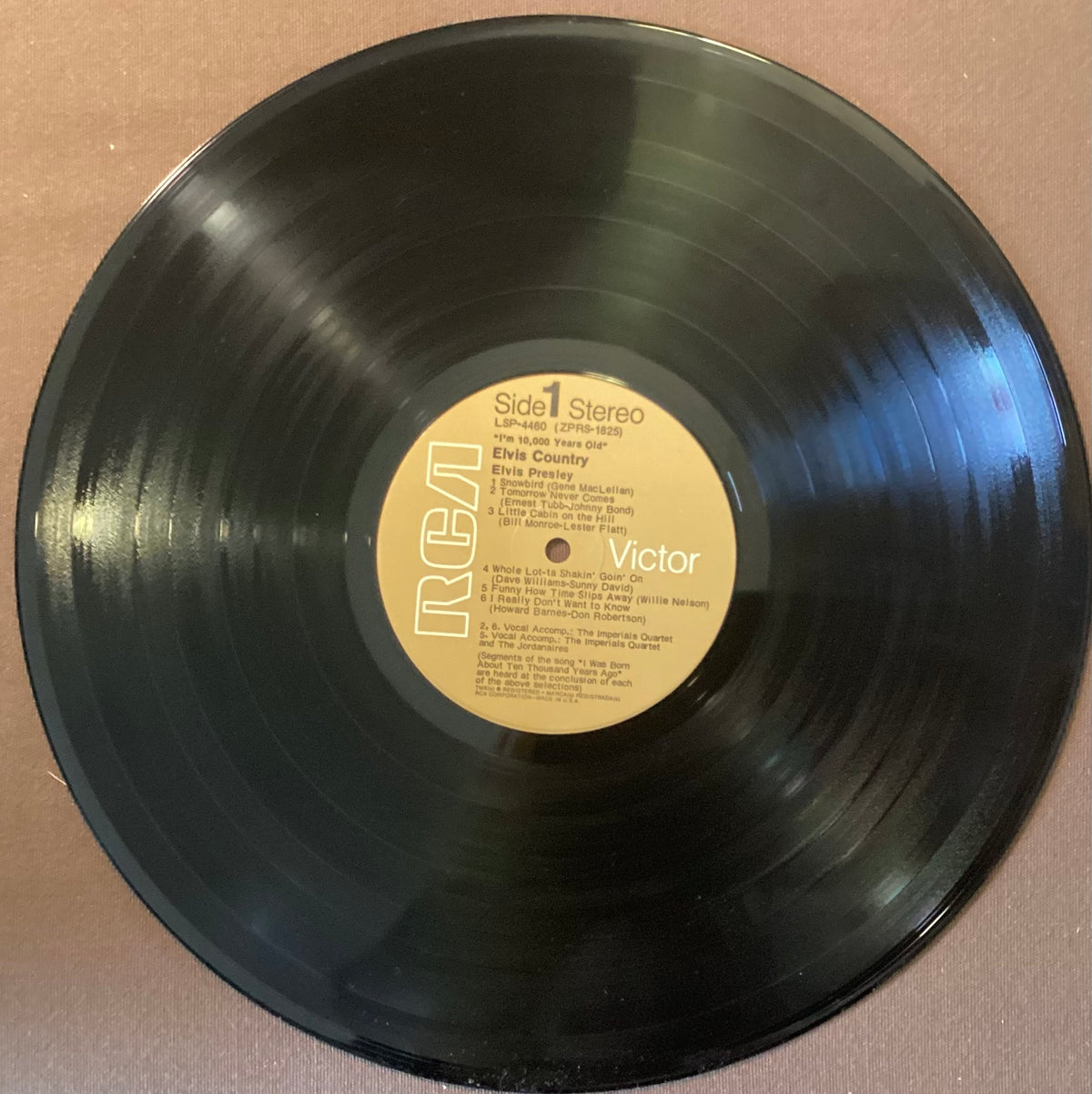 Elvis Presley on LP RCA LSP-4460: Elvis Country; E/V+