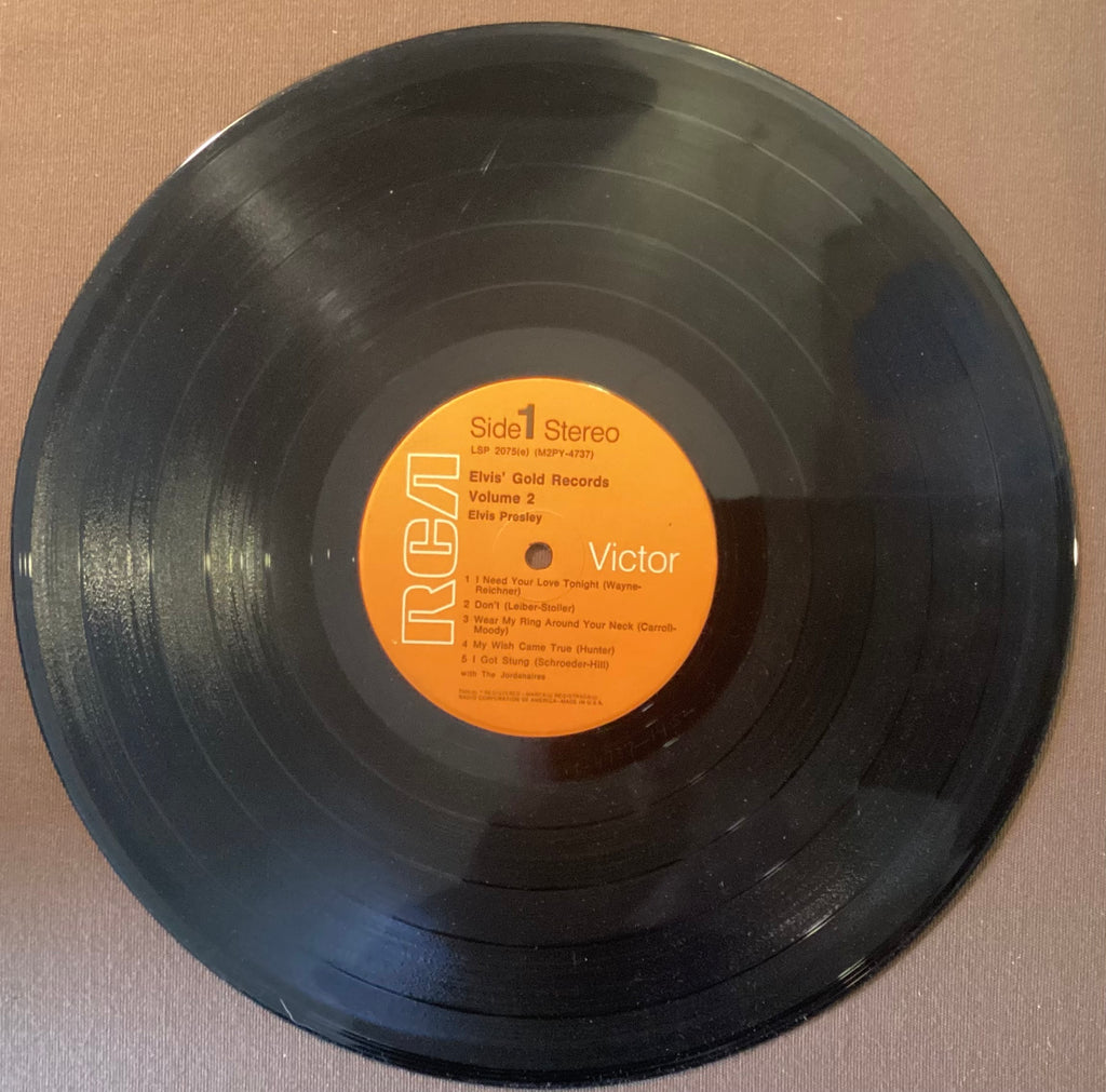 Elvis Presley on LP RCA LSP-2075(e): 50,000,000 Elvis Fans Can’t Be Wrong; E/E