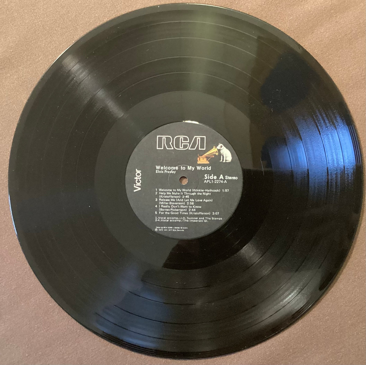 Elvis Presley on LP RCA AP1-2274: Welcome to My World; E/E