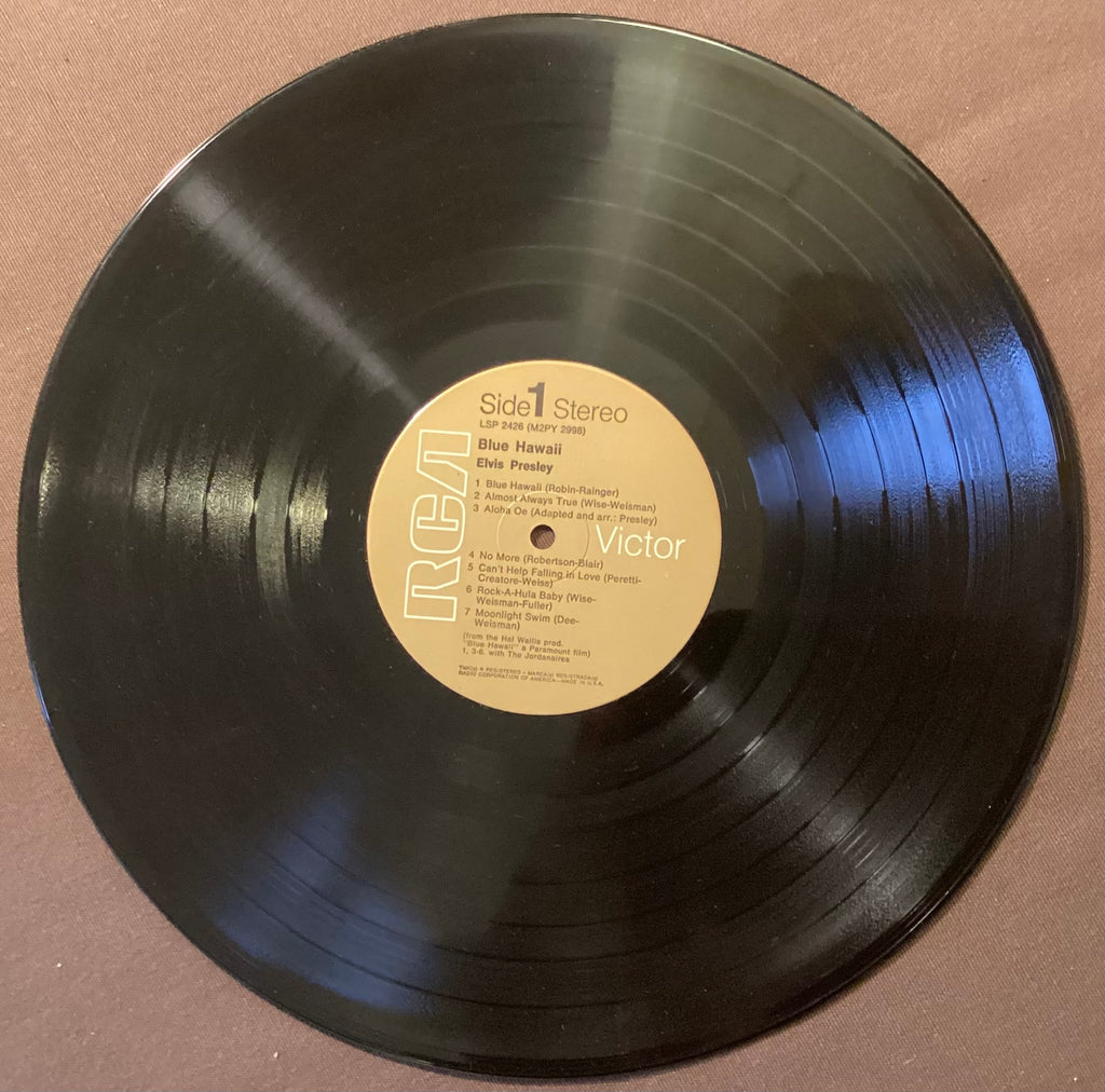 Elvis Presley on LP RCA LSP-2426: Elvis in Blue Hawaii; E/V+