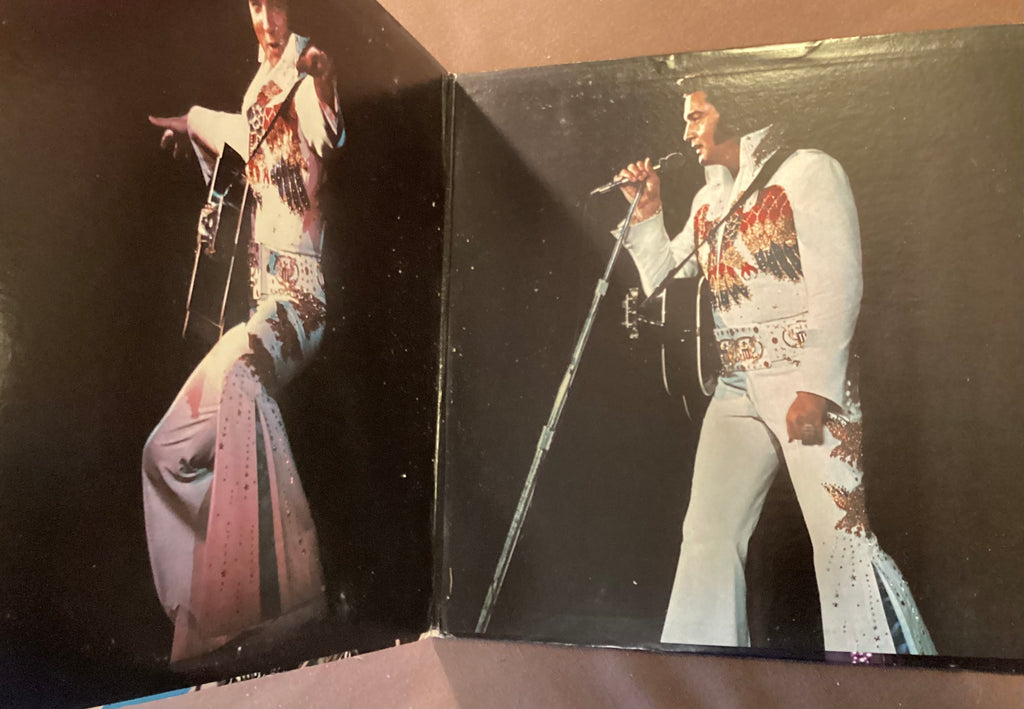 Elvis Presley on LP RCA APL2-2587: Elvis in Concert; V+/V